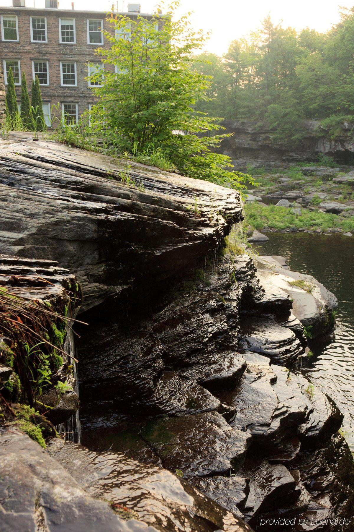 Ledges 3*